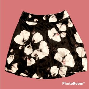 White House Black Market Skirt